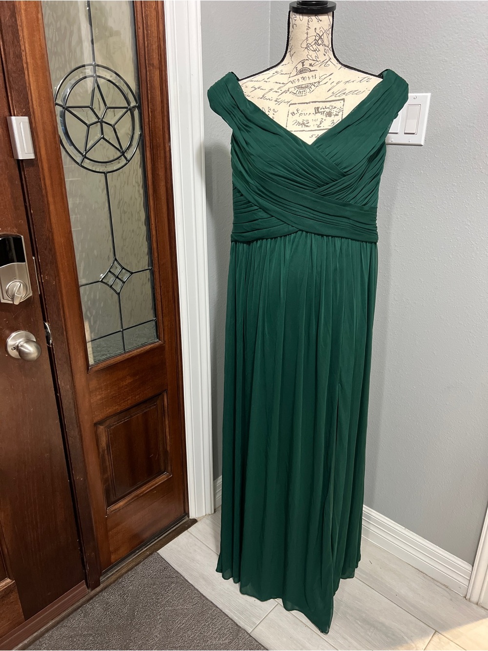 David's Bridal Forest Green Off-The-Shoulder Chiffon Bridesmaid Dress Size 14